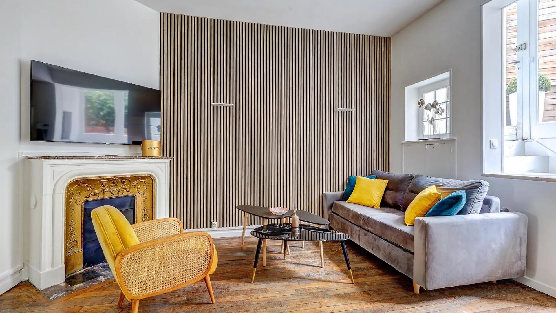 Sur Les Champs Elysees Apartment