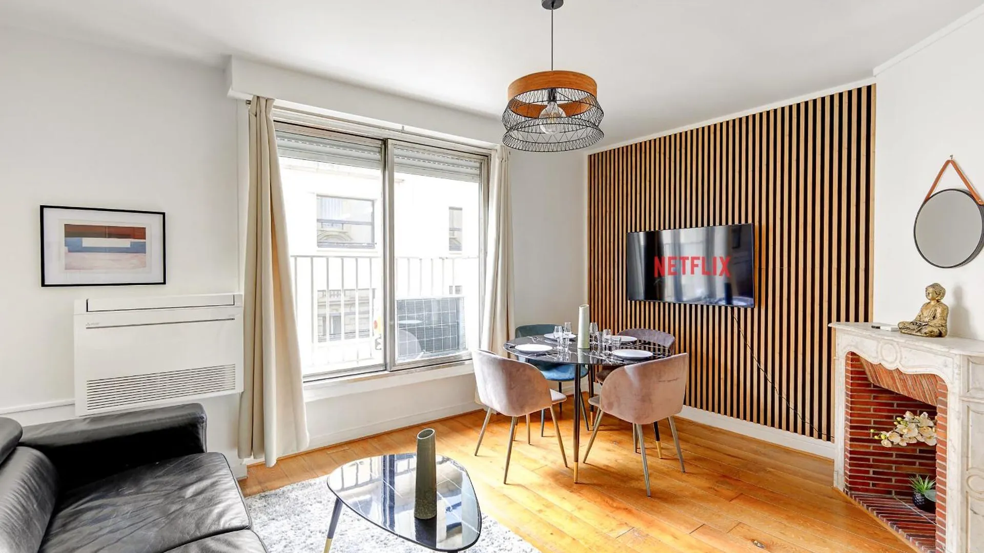 Sur Les Champs Elysees Apartment Paris