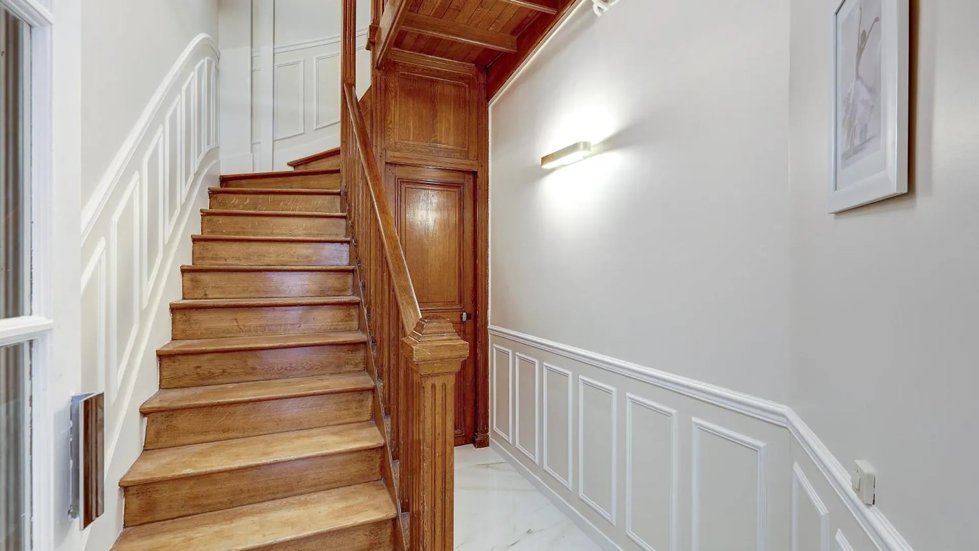 Apartment Sur Les Champs Elysees